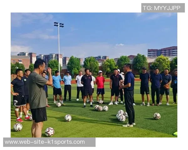 南山足球培训学校助力青少年成长打造足球梦想的摇篮与未来之路